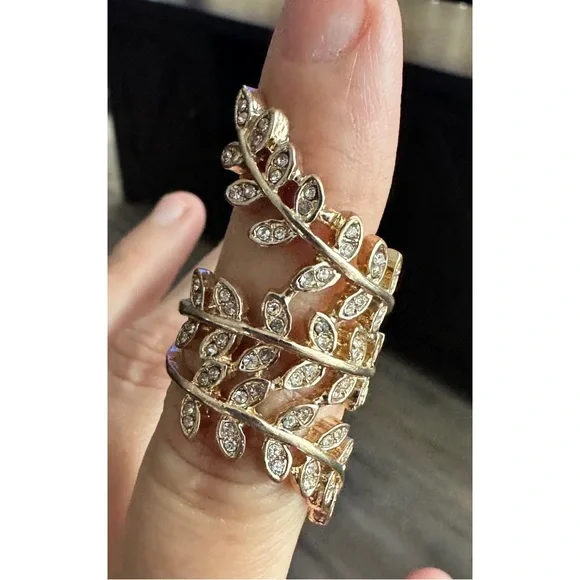 Brand New! Gold Rhinestone Wrap Around Ring - Picture 4 of 10
